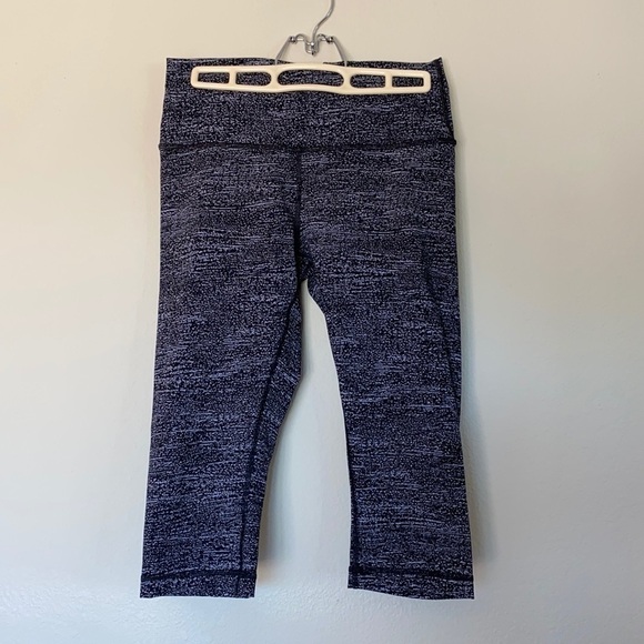 Lululemon Wunder Under crop Sz 8 EUC - Picture 1 of 5